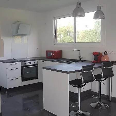 A La Campagne Sans Vis A Vis Apartment *